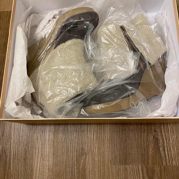 Michael Kors wedge boots - Picture 7 of 7